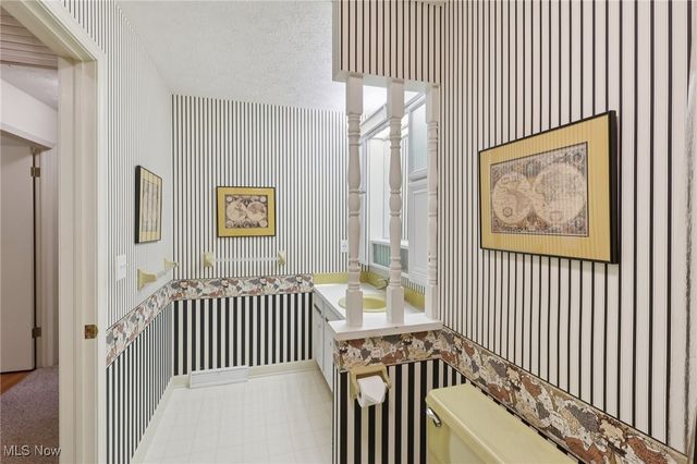 320 High Point Drive, Wadsworth, OH 44281