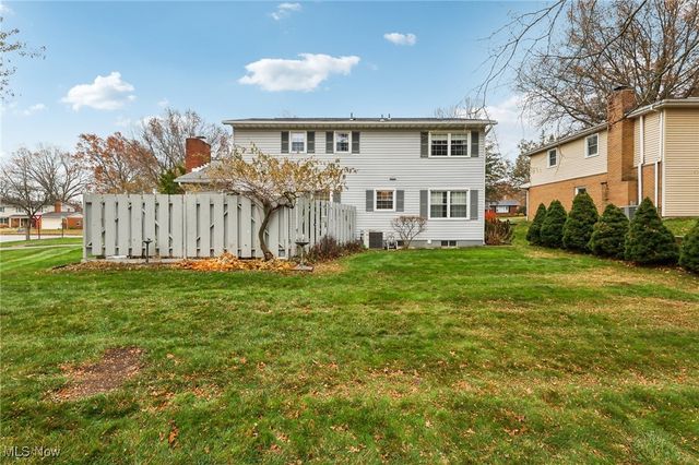 320 High Point Drive, Wadsworth, OH 44281