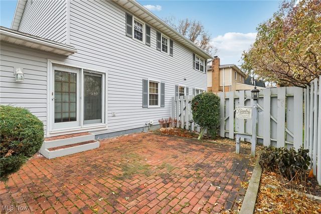 320 High Point Drive, Wadsworth, OH 44281