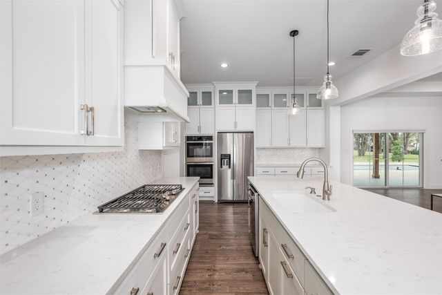 653 Enchanted Isles Drive, Mabank, TX 75156