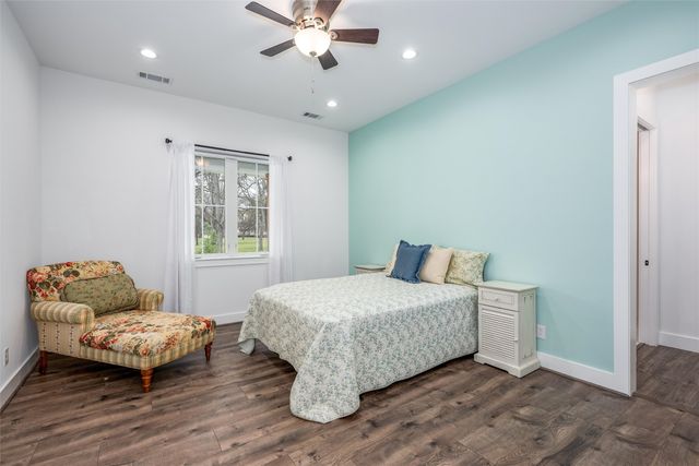 653 Enchanted Isles Drive, Mabank, TX 75156