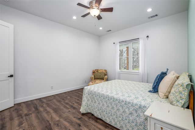 653 Enchanted Isles Drive, Mabank, TX 75156