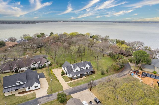 653 Enchanted Isles Drive, Mabank, TX 75156