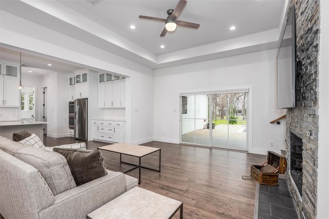 653 Enchanted Isles Drive, Mabank, TX 75156