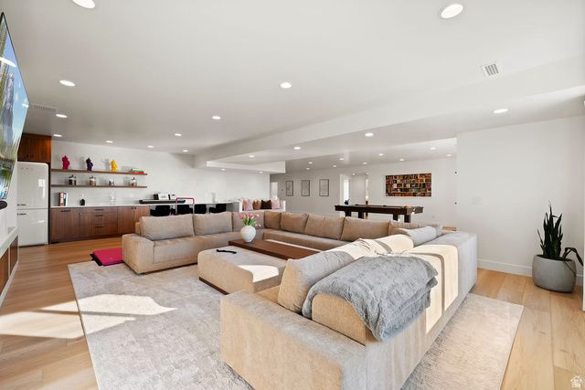 1057 W SEASONS VIEW CT, Lehi, UT 84048