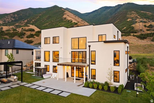 1057 W SEASONS VIEW CT, Lehi, UT 84048