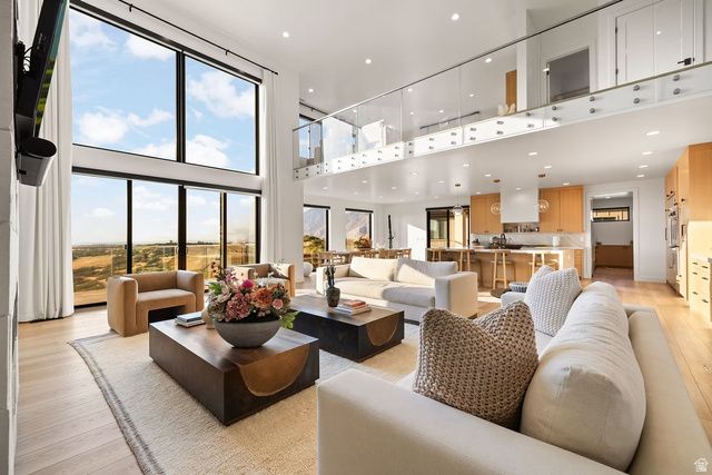 1057 W SEASONS VIEW CT, Lehi, UT 84048