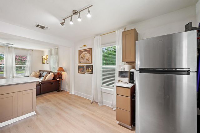 1103 Brass ST A, Austin, TX 78702