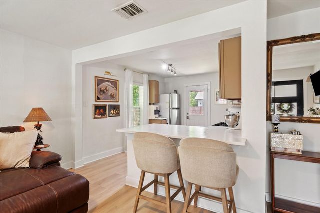 1103 Brass ST A, Austin, TX 78702