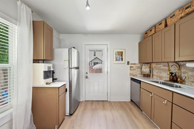 1103 Brass ST A, Austin, TX 78702