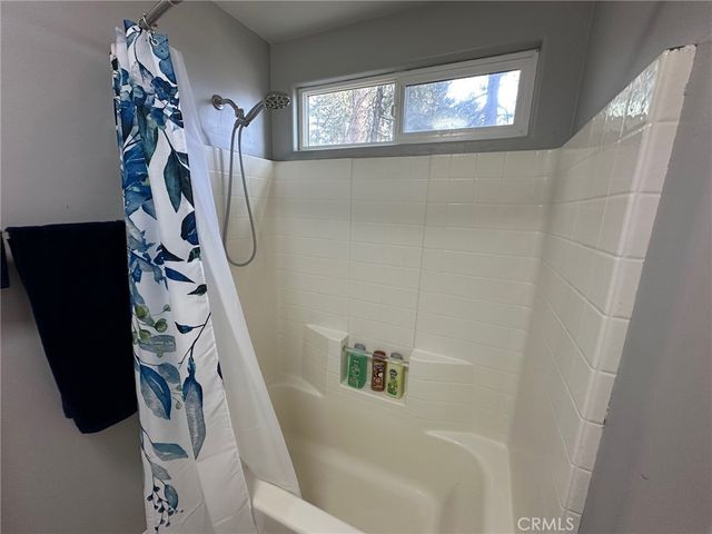 2551 Rim Of The World Drive, Running Springs, CA 92382