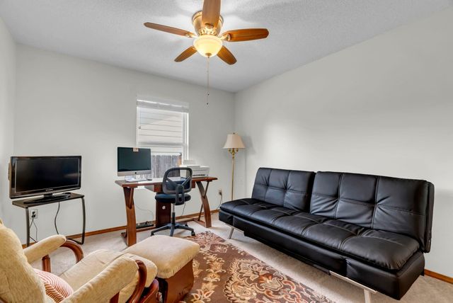 1125 N Raintree Dr, Derby, KS 67037