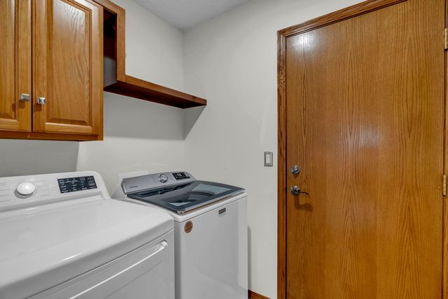 1125 N Raintree Dr, Derby, KS 67037