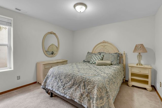 1125 N Raintree Dr, Derby, KS 67037