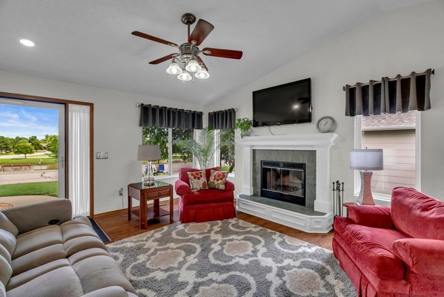 1125 N Raintree Dr, Derby, KS 67037