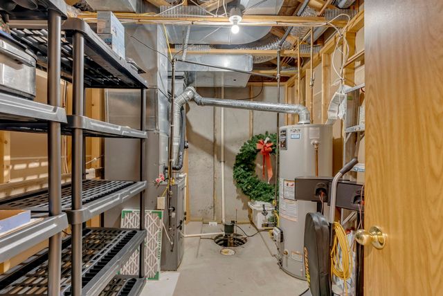 1125 N Raintree Dr, Derby, KS 67037