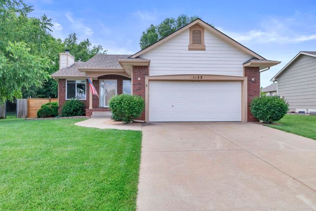 1125 N Raintree Dr, Derby, KS 67037