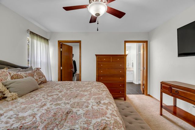 1125 N Raintree Dr, Derby, KS 67037