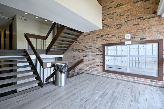 1806 Hemlock Place 105, Schaumburg, IL 60173