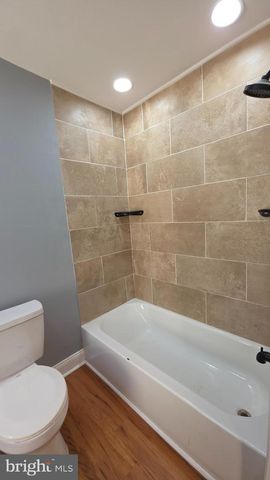 1242 MUHLENBERG ST, Reading, PA 19602