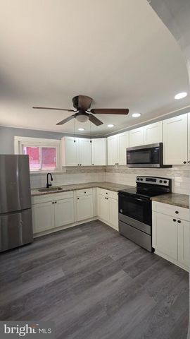 1242 MUHLENBERG ST, Reading, PA 19602