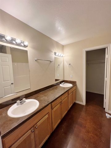 120 Sunburst Court, Weatherford, TX 76087