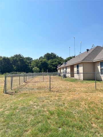 120 Sunburst Court, Weatherford, TX 76087