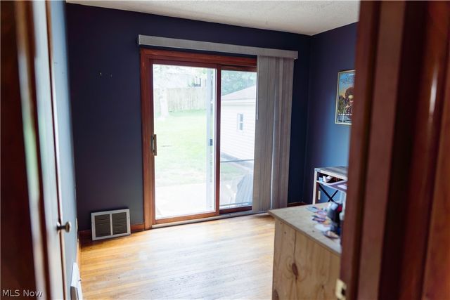 1424 Maple Street, Barberton, OH 44203