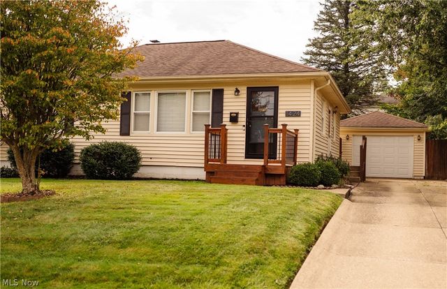 1424 Maple Street, Barberton, OH 44203