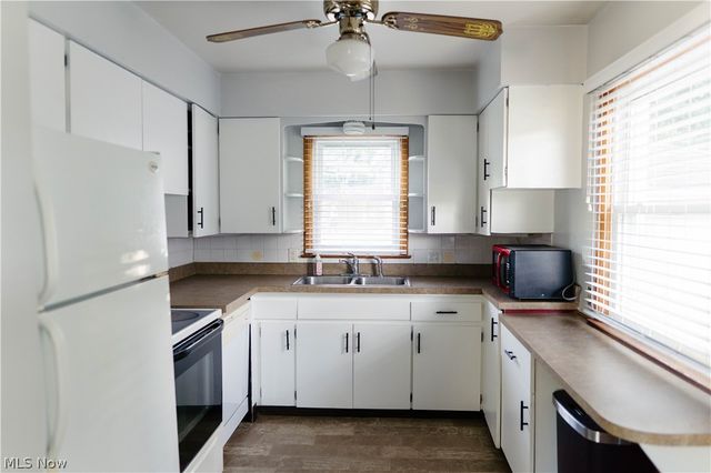 1424 Maple Street, Barberton, OH 44203