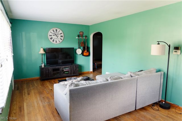 1424 Maple Street, Barberton, OH 44203
