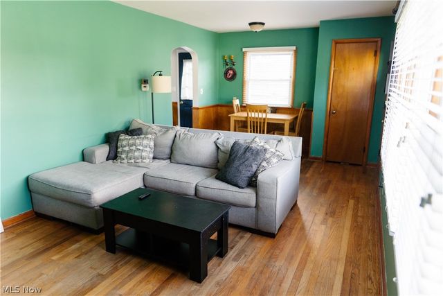 1424 Maple Street, Barberton, OH 44203