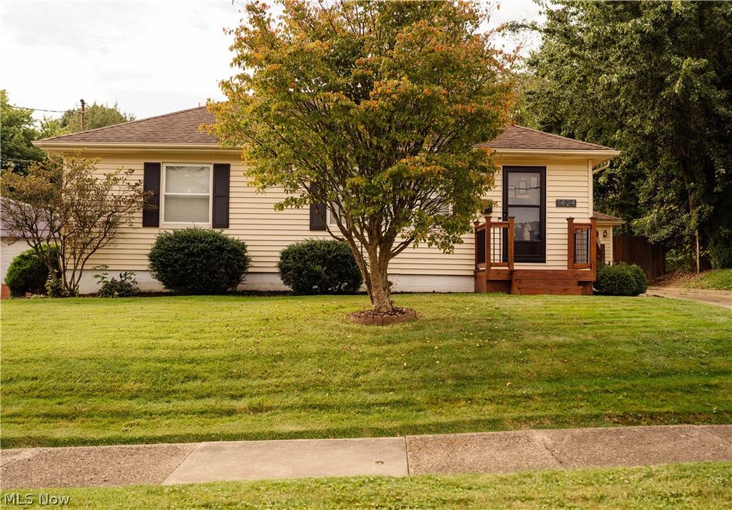 1424 Maple Street, Barberton, OH 44203