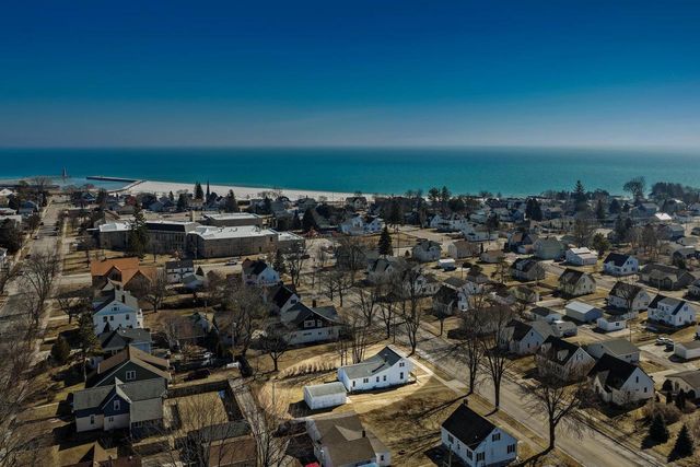 707 CLEVELAND AVENUE, Algoma, WI 54201