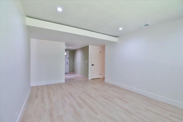 6821 Havenhurst Dr, Sacramento, CA 95831