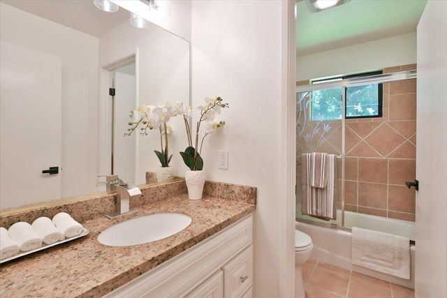 6821 Havenhurst Dr, Sacramento, CA 95831