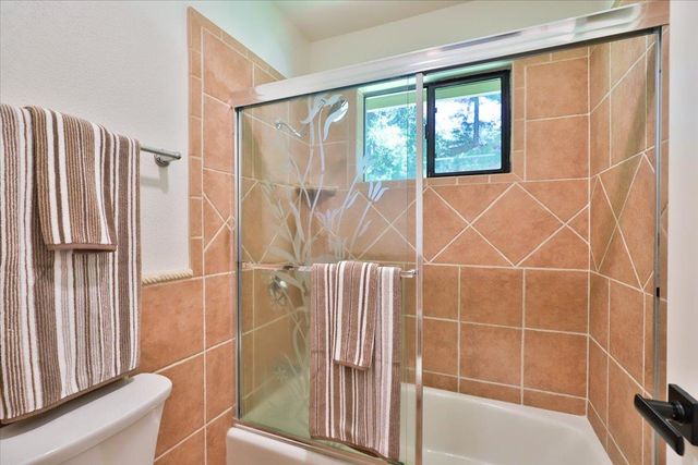 6821 Havenhurst Dr, Sacramento, CA 95831