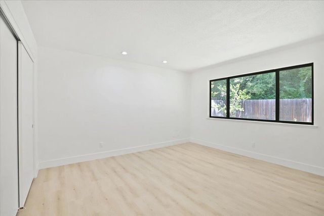 6821 Havenhurst Dr, Sacramento, CA 95831