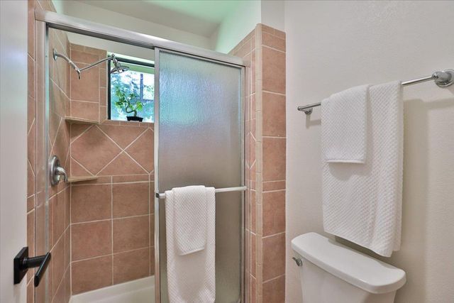 6821 Havenhurst Dr, Sacramento, CA 95831