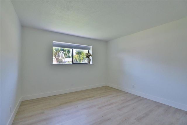 6821 Havenhurst Dr, Sacramento, CA 95831