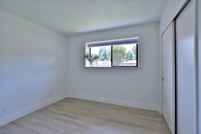 6821 Havenhurst Dr, Sacramento, CA 95831