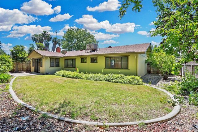 6821 Havenhurst Dr, Sacramento, CA 95831