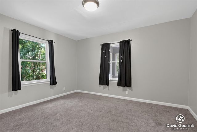 17 N Division Avenue, Holland, MI 49424