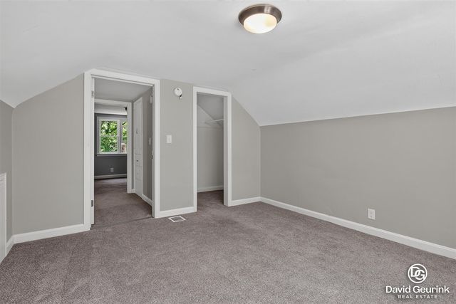 17 N Division Avenue, Holland, MI 49424