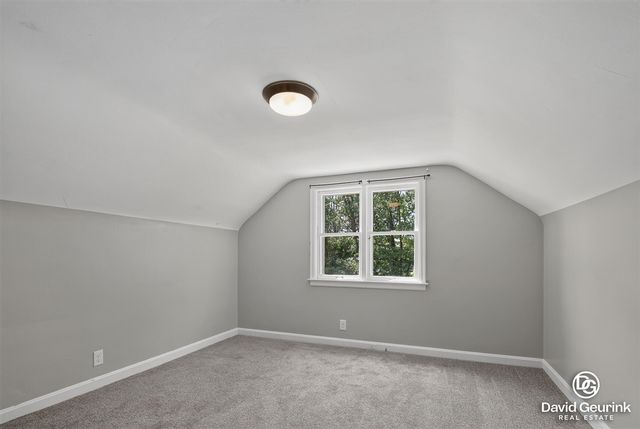 17 N Division Avenue, Holland, MI 49424