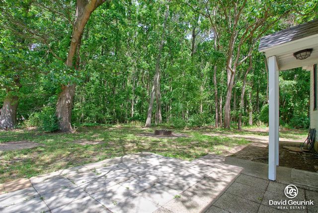 17 N Division Avenue, Holland, MI 49424