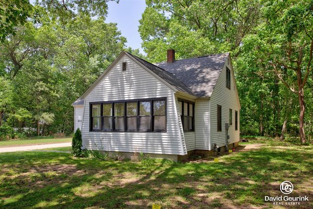 17 N Division Avenue, Holland, MI 49424