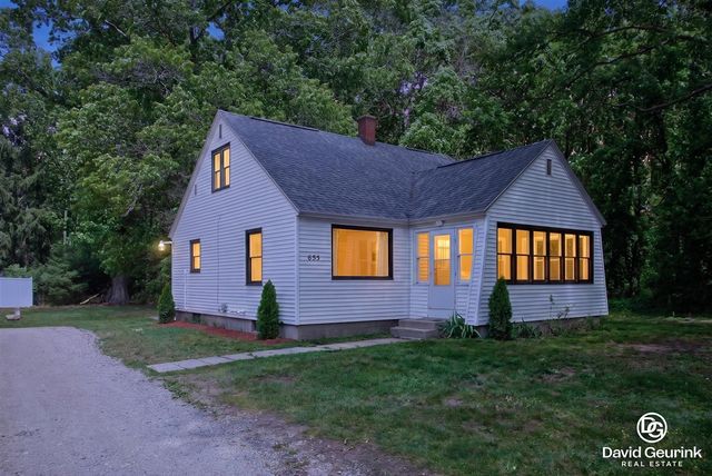 17 N Division Avenue, Holland, MI 49424