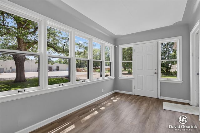 17 N Division Avenue, Holland, MI 49424