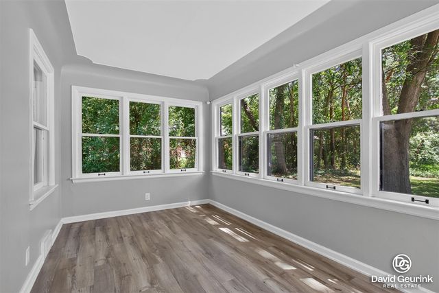 17 N Division Avenue, Holland, MI 49424